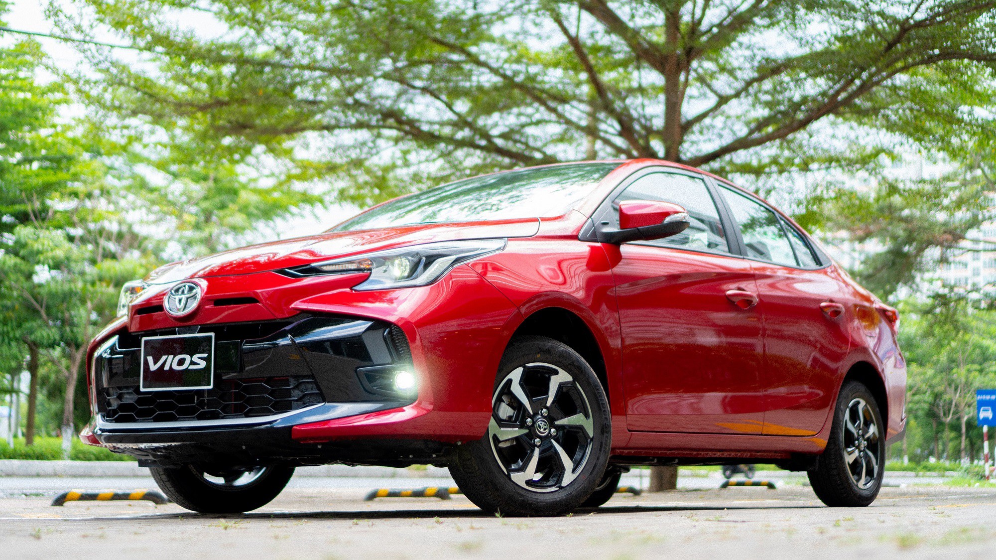 Xe sedan Toyota Vios bán ra 1.147 xe trong tháng 5/2025 - 1