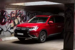 1747132636-167-thumbnail-width740height495_anh_cat_3_2 Outlander: Mẫu SUV dành cho người… chấp nhận sống không ai khen