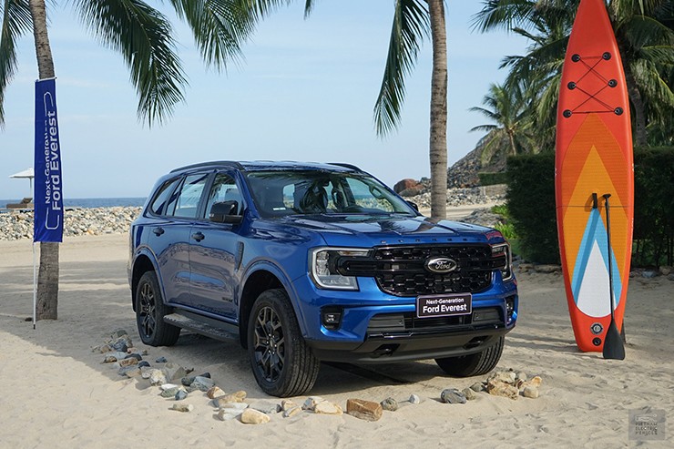19-1750413188-914-width740height493 Giá xe Ford Everest niêm yết và lăn bánh tháng 6/2025 - 7