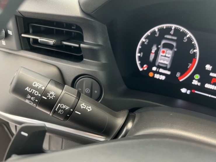 1ahondahrv8-1749491884-792-width740height555 So găng HR-V và Corolla Cross Hybrid: Ai là "gà chiến", ai là "thóc vàng"? - 10