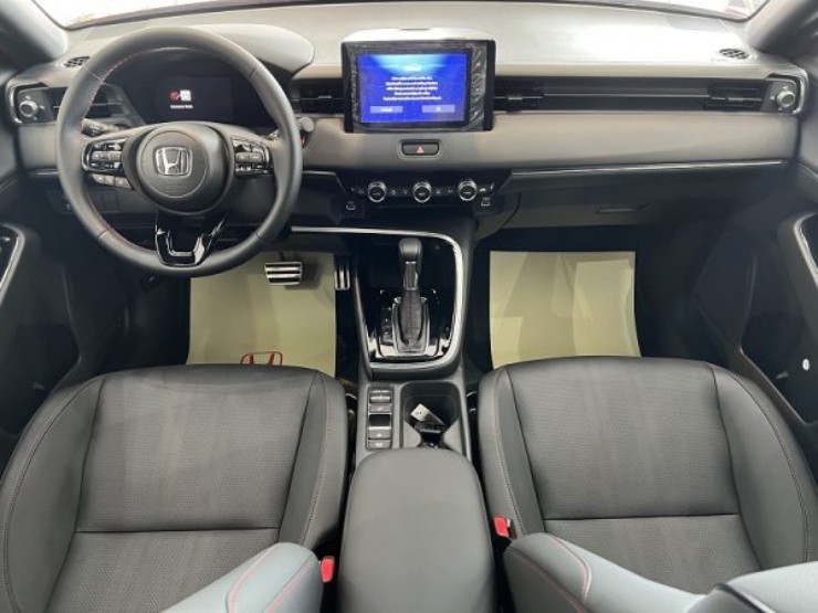 1ahondahrv9-1749491884-162-width740height555 So găng HR-V và Corolla Cross Hybrid: Ai là "gà chiến", ai là "thóc vàng"? - 11