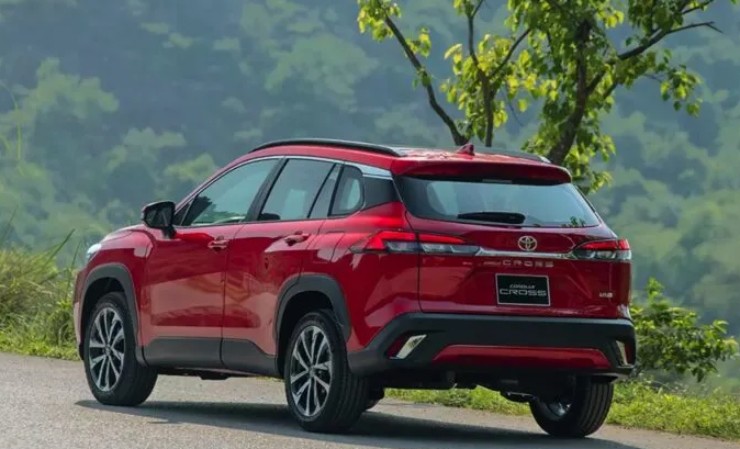 1atoyota4-1749491860-755-width740height449 So găng HR-V và Corolla Cross Hybrid: Ai là "gà chiến", ai là "thóc vàng"? - 8