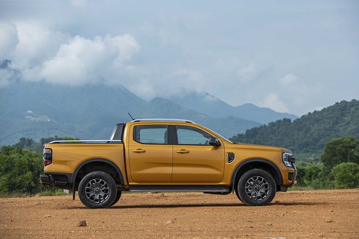 3-1750414235-846-width740height493 Giá xe Ford Ranger tháng 6/2025, hỗ trợ 100% lệ phí trước bạ - 5