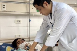 adt1739170243-vo-truc-trang-dai-trang-5020-0-0-710__anh_cat_3_2 Nam thanh niên 18 tuổi vỡ đại tràng, trực tràng do bị bạn dùng vòi hơi xịt vào hậu môn