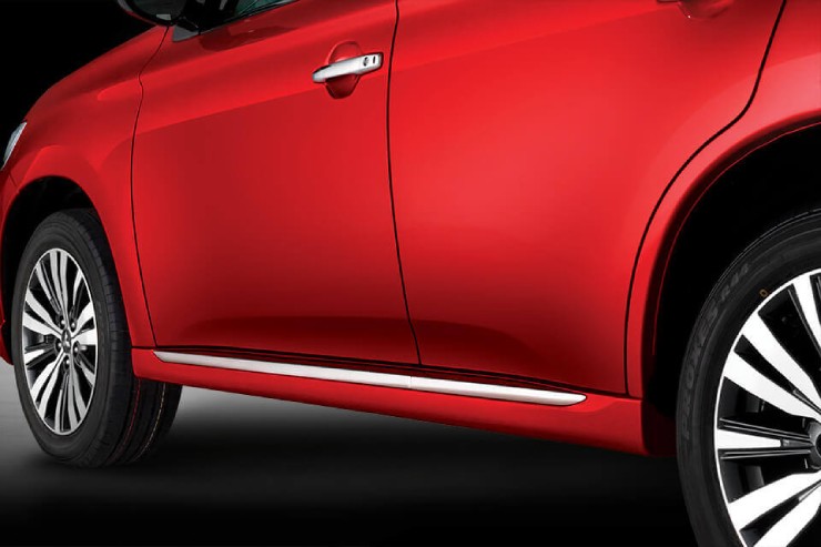 aoutlander4-1751124523-931-width740height493 CX-5, Outlander: Xe Nhật "sang hóa", chủ xe Việt có thực sự cần? - 9