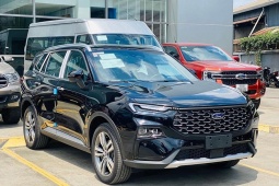 av-1751042389-551-width740height495 Tăng sức ép với Mazda CX-5, Ford Territory tiếp tục giảm giá mạnh