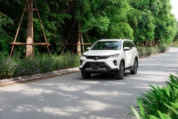 ava8-1747158203-725-width740height495 Giá xe Toyota Fortuner tháng 5/2025, SUV cỡ D từ 1,055 tỷ đồng