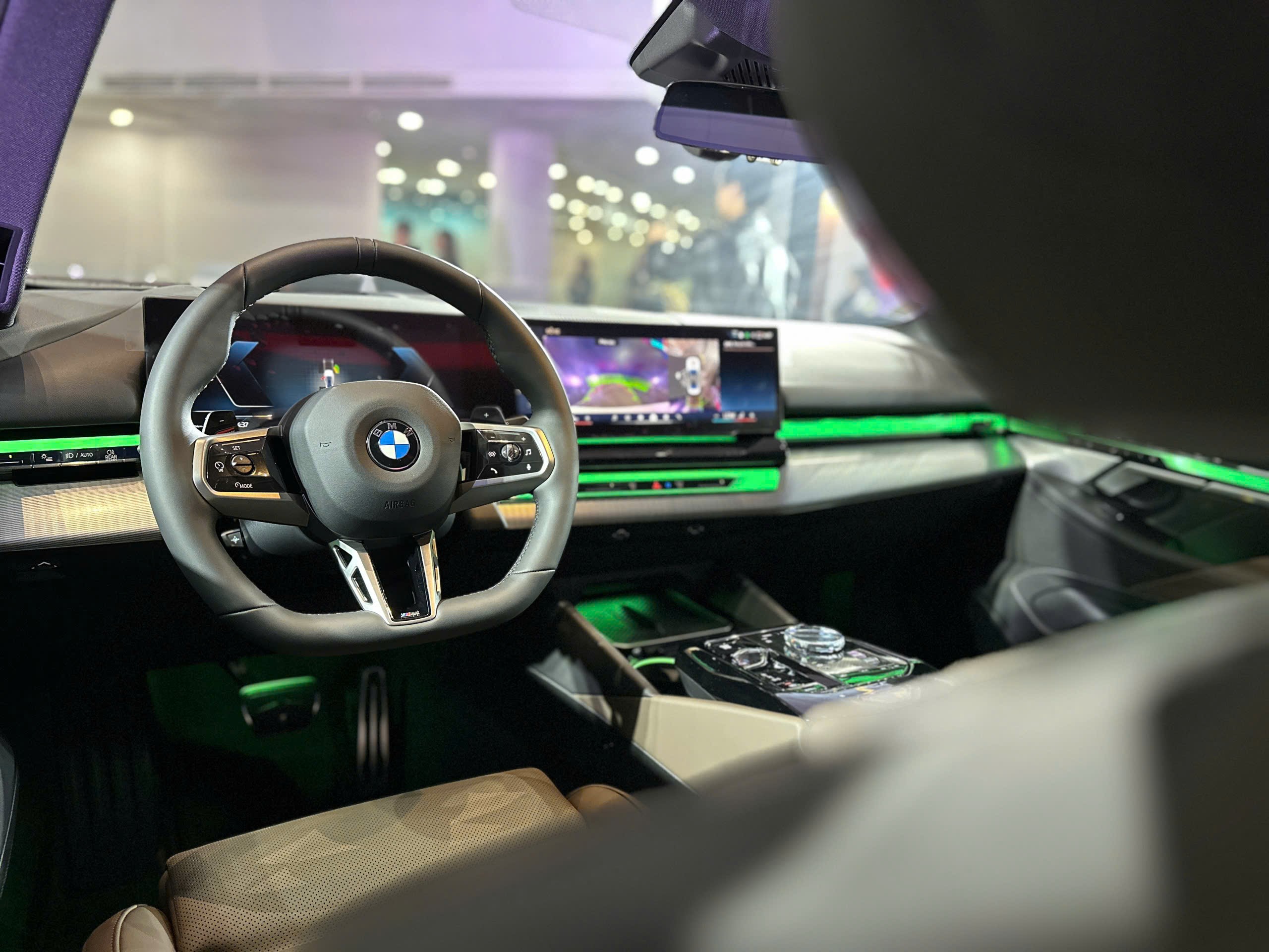 Cận cảnh BMW 5-Series mới tại Việt Nam, giá gần 2,6 tỷ đồng - 10