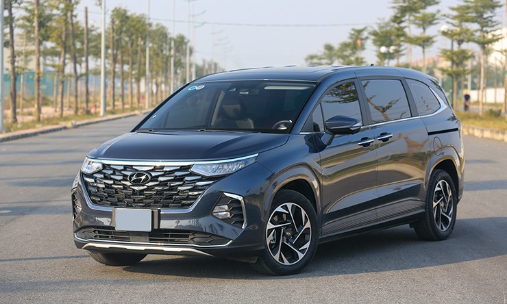 Giá xe Hyundai Custin mới nhất tháng 6/2025 - 1