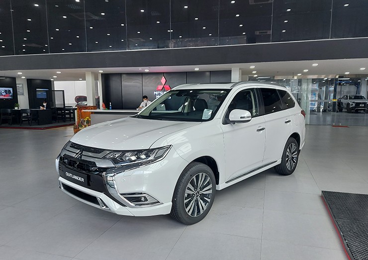 Giá xe Mitsubishi Outlander tháng 6/2025, crossover 7 chỗ từ 825 triệu đồng - 3