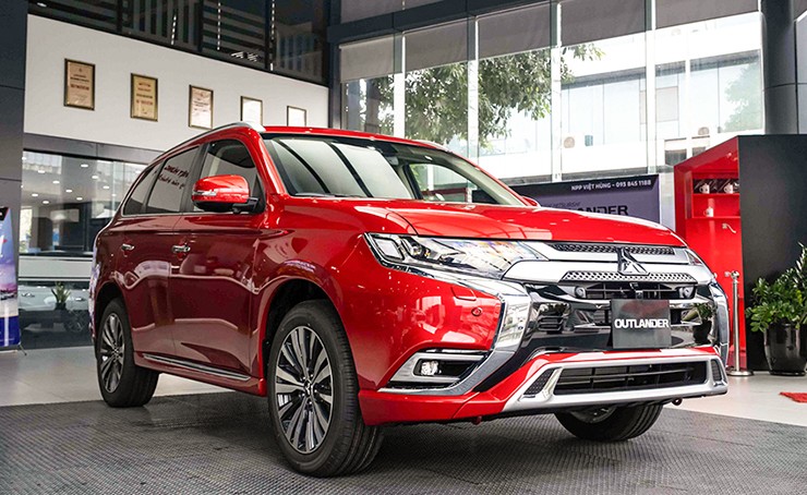 Giá xe Mitsubishi Outlander tháng 6/2025, crossover 7 chỗ từ 825 triệu đồng - 2