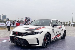 h-2-1737630059-948-width740height495 Lộ thông tin Honda Civic Type R có thêm biến thể thuần điện