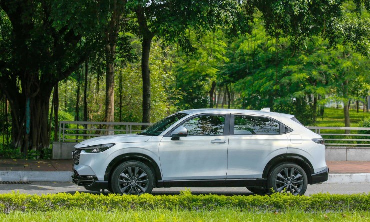 honda3-1750519424-896-width740height444 Hyundai Creta có những “vũ khí” đáng gờm nào khi so kè Honda HR-V? - 4