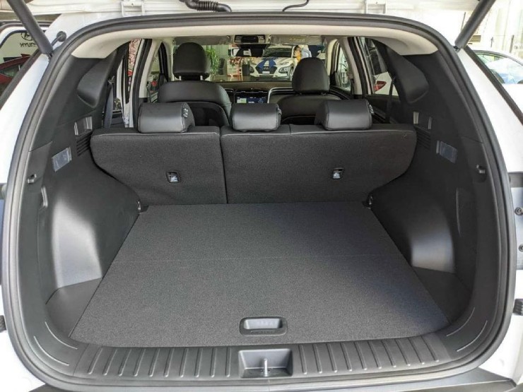 Cận cảnh dòng SUV "ăn khách" Hyundai Tucson, giá từ 769 triệu đồng - 13