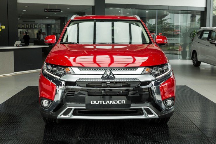 Mitsubishi Outlander liệu còn "đất sống" tại thị trường trong nước - 2