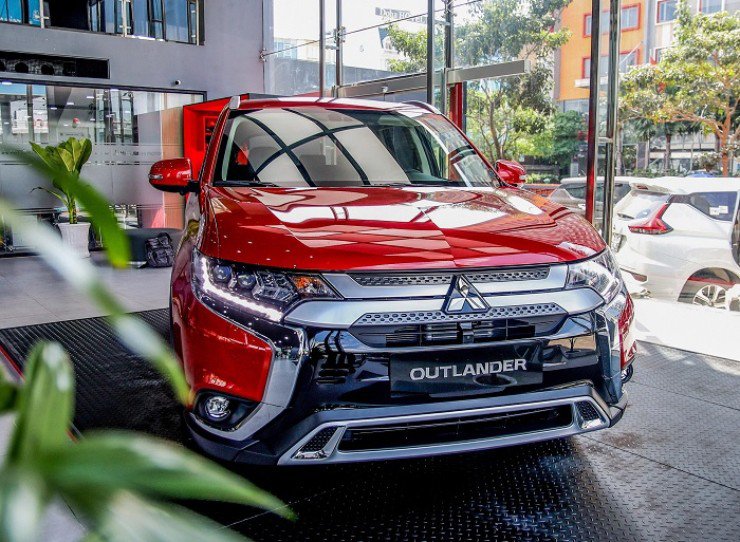 Mitsubishi Outlander liệu còn "đất sống" tại thị trường trong nước - 1