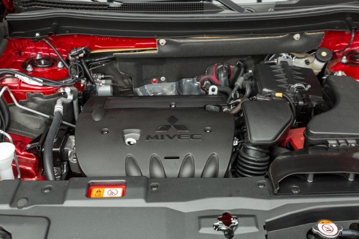 Mitsubishi Outlander liệu còn "đất sống" tại thị trường trong nước - 4
