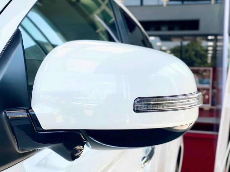out5-1751068596-340-width740height555 Ngắm chi tiết dòng SUV Mitsubishi Outlander giá từ 825 triệu đồng - 8