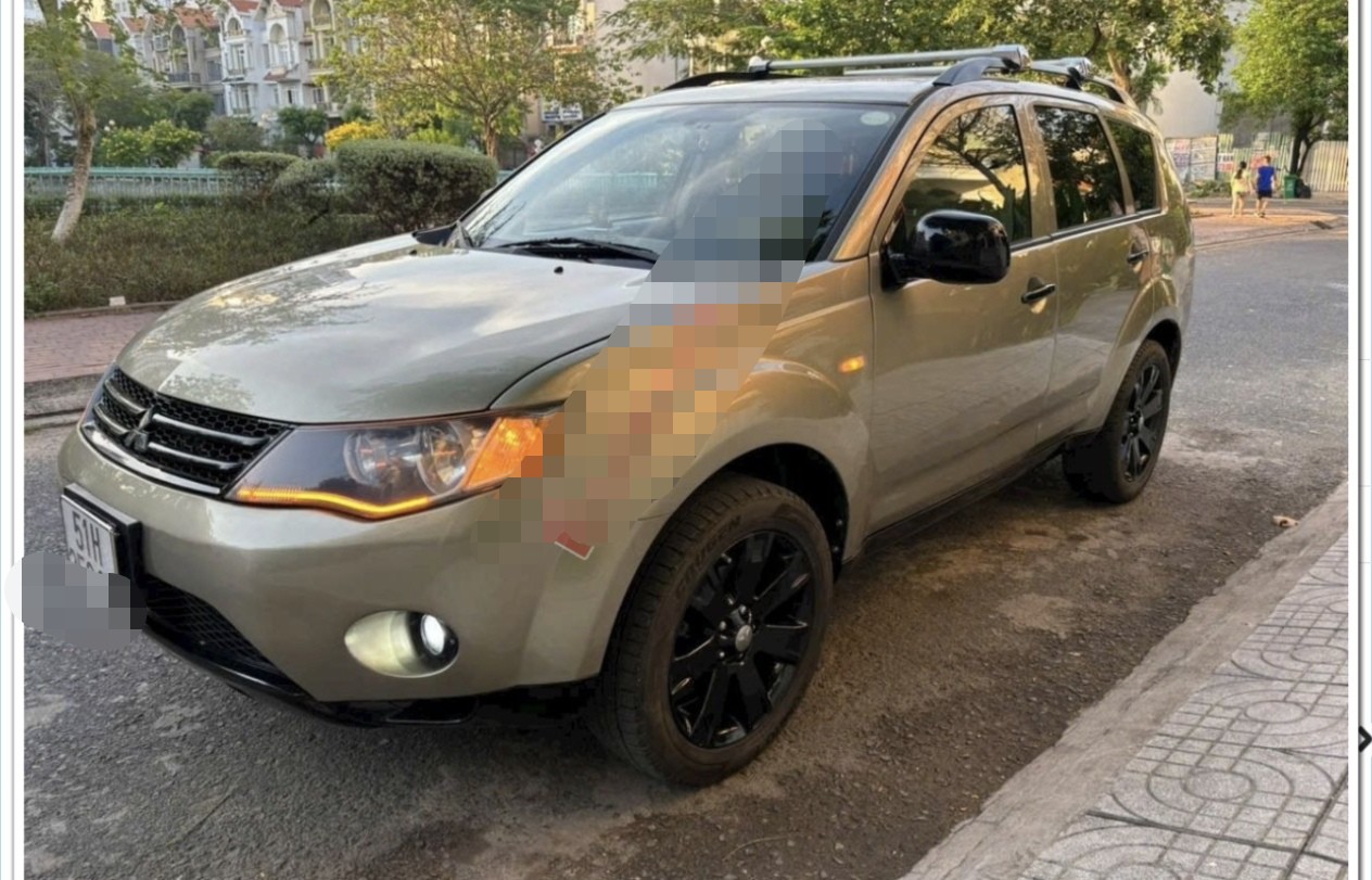 screenshot_20250611_085805_com_android_chrome_chrometabbedactivity_edit_2033926391045-1749607654-202-width1264height811 Mitsubishi Outlander đời cũ, được rao bán 250 triệu đồng tại TP.HCM - 2