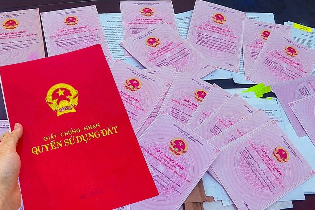 8 trường hợp cần đổi sổ đỏ từ ngày 1/7 mà người dân cần biết - 1 8 trường hợp cần đổi sổ đỏ từ ngày 1/7 mà người dân cần biết - 1