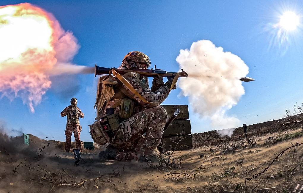 Binh sĩ Nga tấn công lực lượng Ukraine ở Donetsk (ảnh: TASS)