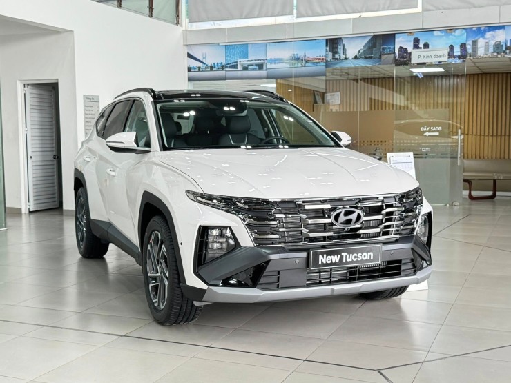 tucson1-1749657060-413-width740height555 Cận cảnh dòng SUV "ăn khách" Hyundai Tucson, giá từ 769 triệu đồng - 3