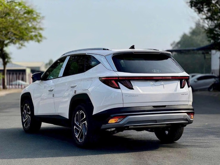 tucson5-1749657071-739-width740height555 Cận cảnh dòng SUV "ăn khách" Hyundai Tucson, giá từ 769 triệu đồng - 5