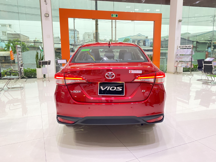 vioshot1-1750331393-5-width740height555 Cuộc chiến "giá lăn bánh" dưới 500 triệu: Attrage, Vios hay Accent? - 15