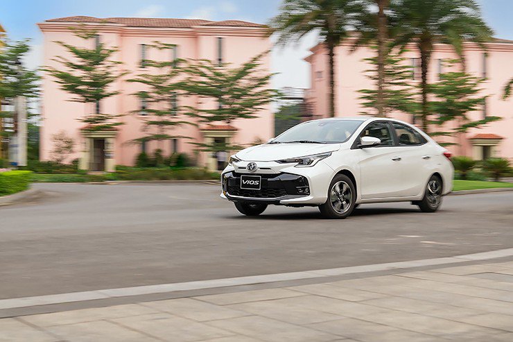viosnew4-1749552945-911-width740height493 Soluto giá rẻ: Đánh bật Vios, Accent khỏi cuộc chơi taxi? - 15