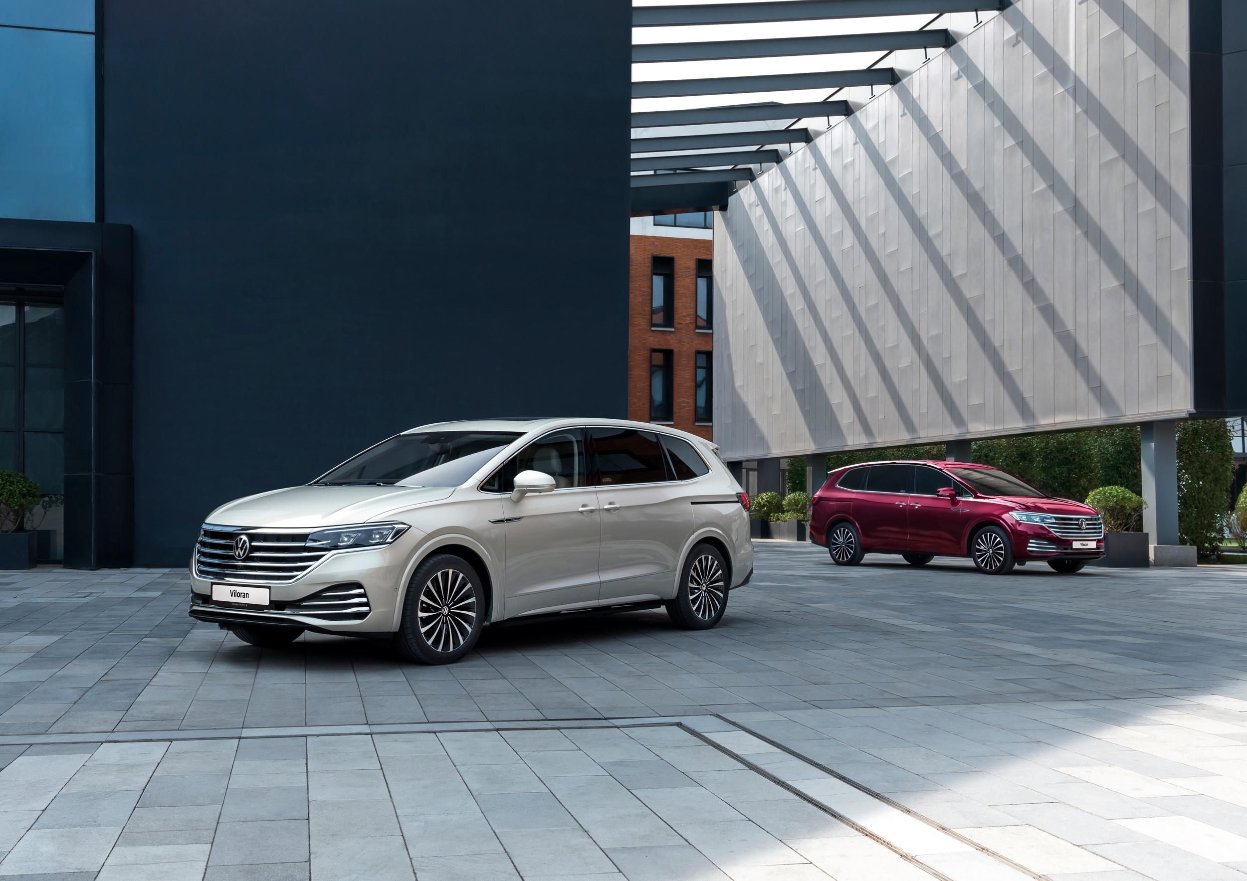 Xe Volkswagen Touareg nhập khẩu giảm giá 600 triệu liệu có thoát cảnh "Ế" - 7