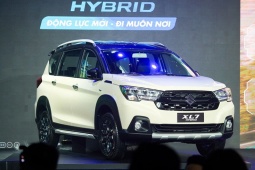 xe-2-1749203631-646-width740height495 Suzuki XL7 Hybrid chạy lướt bán lại với giá bất ngờ