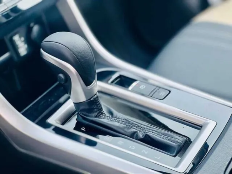 xpander11-1750849641-191-width740height555 Mitsubishi Xpander: “Bán ầm ầm” dù bị chê an toàn kém xa các đối thủ - 8