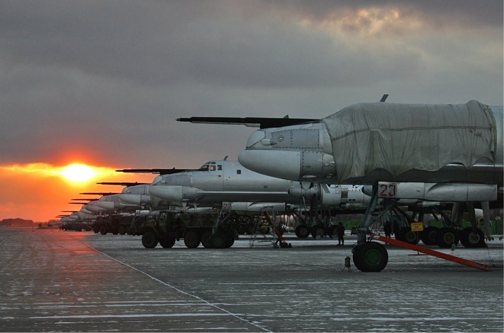 Đội hình Tu-95MS của Nga tại Căn cứ Không quân Engels năm 2005. Ảnh: Wikimedia